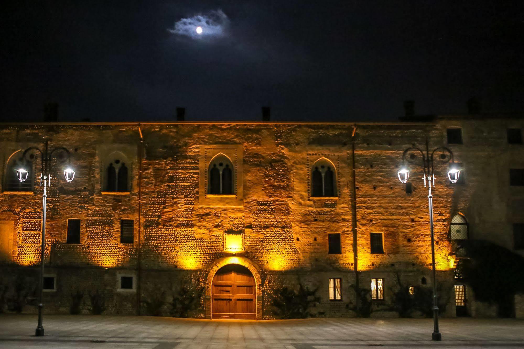 Готель Castello Visconteo Кассано-д'Адда Екстер'єр фото