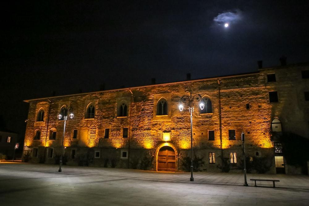 Готель Castello Visconteo Кассано-д'Адда Екстер'єр фото